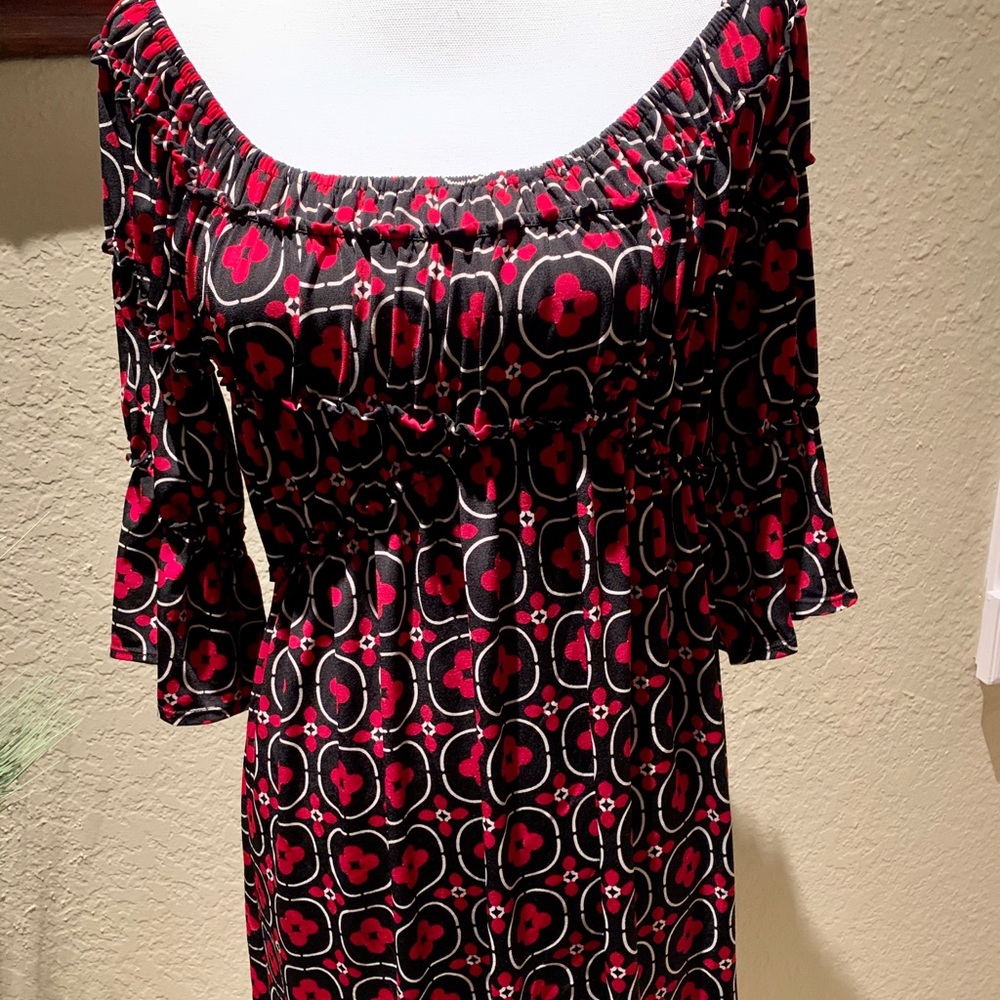 Max Edition off the shoulder black red white dress